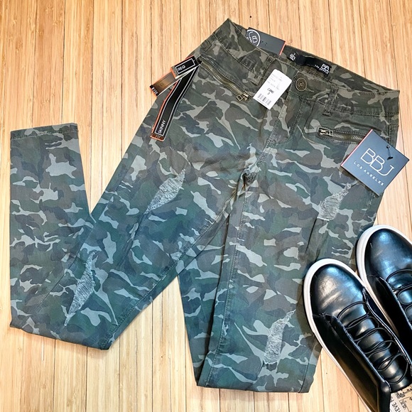🆕 BBJ Los Angeles Distressed Camo Skinny Stretch Fit Pants - Picture 1 of 7